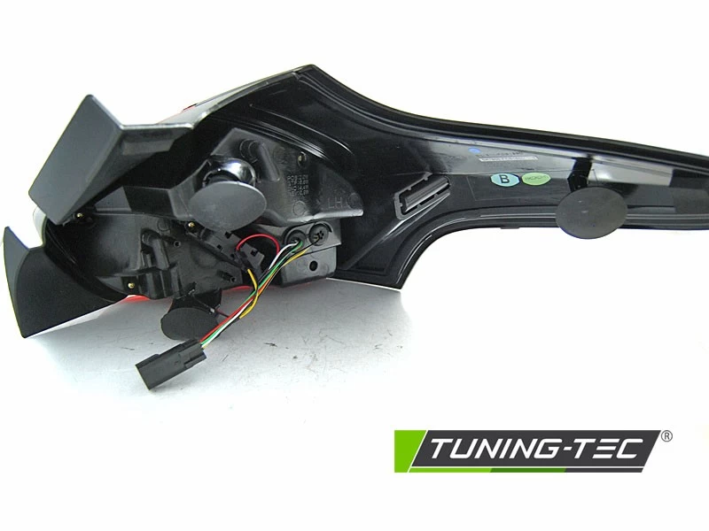 LED Lightbar Rückleuchten Für Ford Focus MK3 Bj. 15-18 Schwarz/Rot Dynamischer Blinker 8 LED Lightbar Rückleuchten Für Ford Focus MK3 Bj. 15-18 Schwarz/Rot Dynamischer Blinker – Bild 6