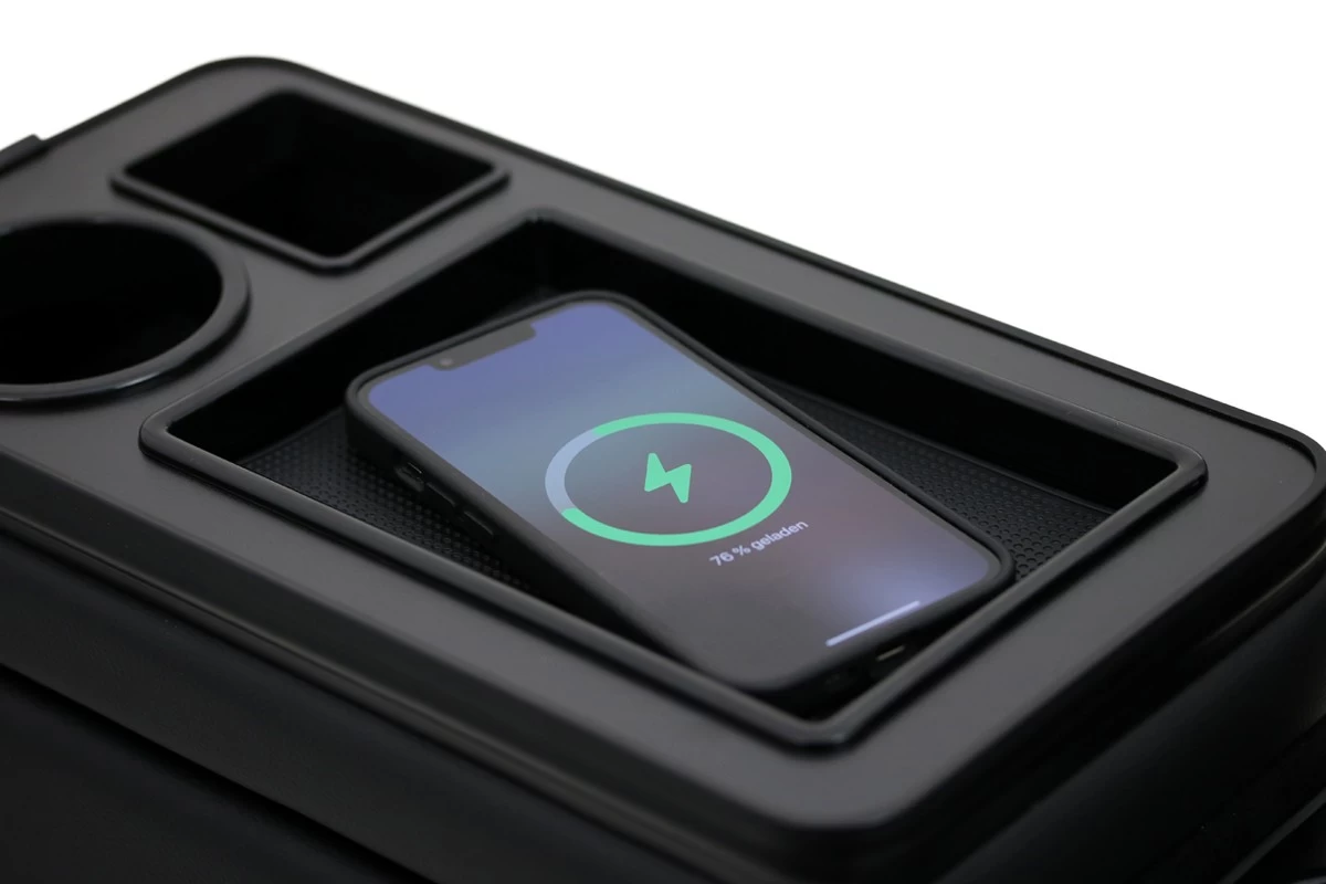 Black Edition USB Mittelkonsole Staufach Für Toyota Proace Verso LED RGB Beleuchtung + Induktion 10 Black Edition USB Mittelkonsole Staufach Für Toyota Proace Verso LED RGB Beleuchtung + Induktion – Bild 8